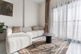 Stylish 1BR with Pool Gym & Metro Access - 7