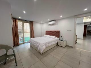 cozy three bedroom apartment with fountain and garden view - 5