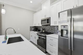 Southwest Houston 2BR Townhome Near NRG Stadium - 2