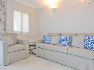 Modern 1 Bed Condo with Pool in Holetown - 6