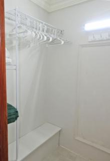 Modern 1 Bed Condo with Pool in Holetown - 5