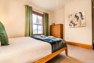 Spacious Victorian Townhouse Sleeping 11 in Nether Edge, Sheffield - 2
