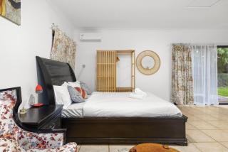 Modern Minimalist Studio with Private Entry in Daisy Hill - 4