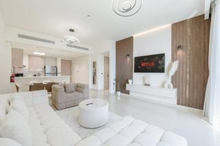 FIRST CLASS 1BR Beachfront Bliss Oasis - 2