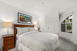 2BR Lagoons with Private Hot tub in Village Location including Parking - 9