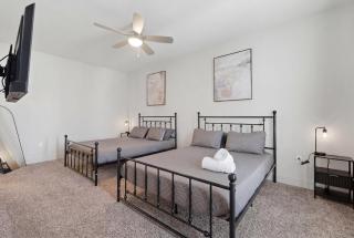 Resort-Style 2BR and 2BA Mins to Universal and Disney - 2