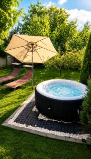 The Green House - Jacuzzi & Garden Escape - 0