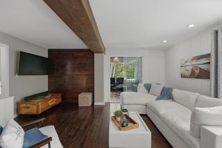 Beautiful Chalet Magog - 5