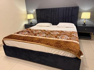 Luxury 1BHK - Fully Furnished at Kazani Heights - 5