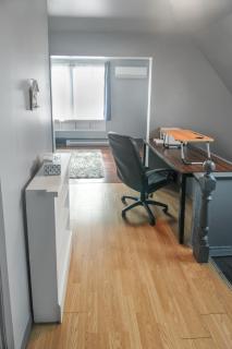 Downtown Moncton Oasis - Sleeps 5 - Walk to Riverfront & Avenir Centre - 3