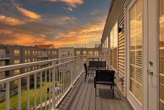 Stylish 2BR and 2BA Suite Mins to Universal and Disney - 2