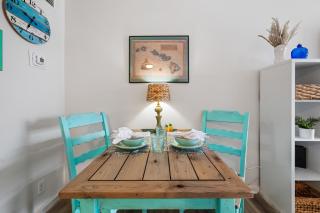 Lahaina Shores Beach Resort 206 - 1