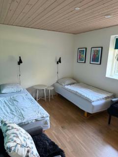 3 værelser på landet - 6