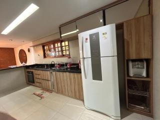 Casa completa para 13 pessoas, 5 suítes, área gourmet - 1