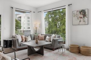 Luxury on the River 4 Beds 2.5 Bath, Walk to Downtown - 5