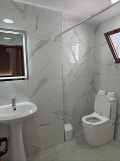 KURTI Hotel - Golem - 7