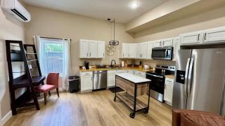 Modern Boho Getaway 1BR Apartment By KeenStays - 8