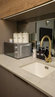 Royal Blue Luxury Apartment Rosebank - 2