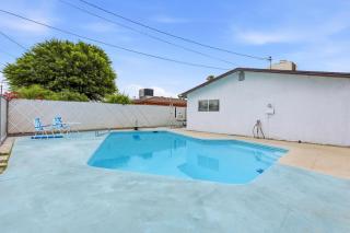 Modern Family Home with Private Pool Sleeps 6 - 0