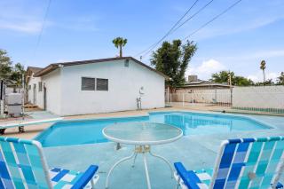 Modern Family Home with Private Pool Sleeps 6 - 1
