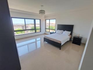 Waterfront 4BR Villa Lagoon View Swan Lake - 1