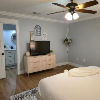 Luxurious 4BR Escape with open Kitchen & Fire Pit Merioneth - 9