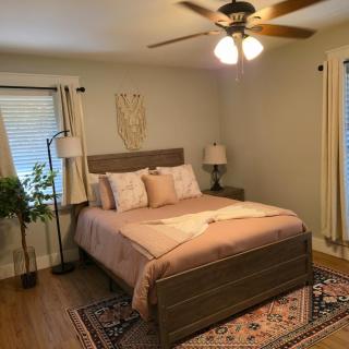 Luxurious 4BR Escape with open Kitchen & Fire Pit Merioneth - 2