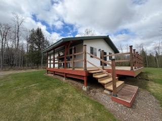 Hardwood Hide Away - 1
