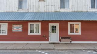 Studio Condo Near Lake Pepin - King Bed - Dewdrop - 1