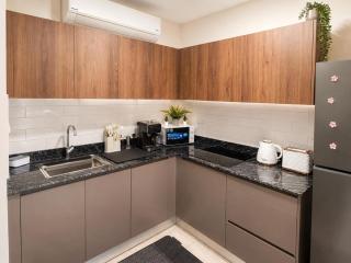 Cozy Stylish 2BR Apartment Perfect Relaxing Stay - 1