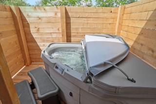 Guest Suite-Hot Tub-Close to Town - 6