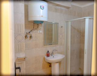 Spacious 2 bedrooms 1 bath with rooftop minutes to the Pyramids - 6