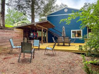 Lakefront Home with Boat Dock and Multiple Decks - 9