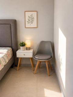Large apartment for 6, Quinta Normal, Metro, Bleached - 1