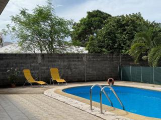 Logement avec jardin en bord de piscine - 2