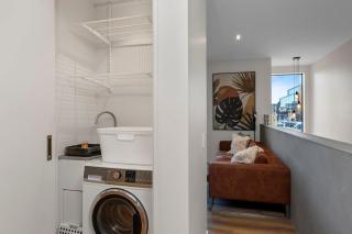 Stylish CBD Apartment Walk to One NZ Stadium - 9