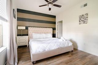 Spacious 2 Bed 2 Bath 9 minutes from Downtown - 8