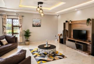 Chic Modern Escape - 8
