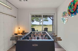 Waterfront Oasis with Game Room Newly Renovated - 8