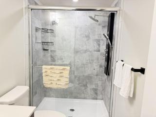 Spacious Private 1-Bedroom Basement Suite in Calgary with Self Check-in - 4