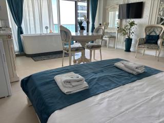 Studio Luxury by White TitanicBreeze - 7