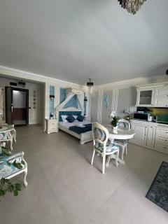 Studio Luxury by White TitanicBreeze - 6