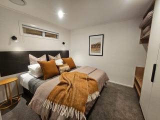 St James Apartments - 9
