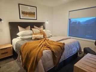 St James Apartments - 8