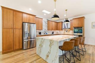 Commonwealth Luxury - 5