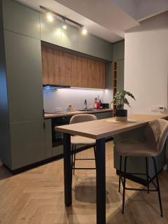 Cozy Central Home & Free Private Parking - 0