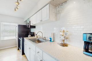 Bay View Inn 202 - 2