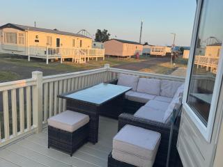 Fantasy Island - Kingfisher caravan park - 4