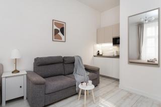 Cozy Studio Apartment at Náměstí Míru - 3