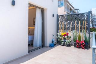 Modern 2BR Apartment with Huge Private Terrace near Zea Marina - 3